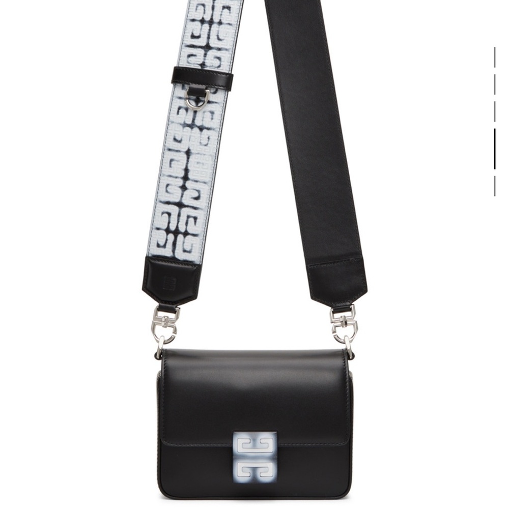 GIVENCHY
Never worn 
Small 4G Crossbody with Wide Strap in Black